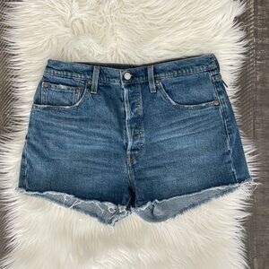 Levi’s 501 Denim Jean Shorts Vintage Inspired Raw Hem Size 32